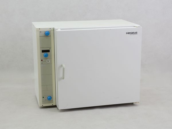 BINDER 9040-0094 Borosilicate Glass Model CB 160 CO2 Incubator, O2-Control,  5.4 cu. ft. Capacity, 230V: : Industrial & Scientific